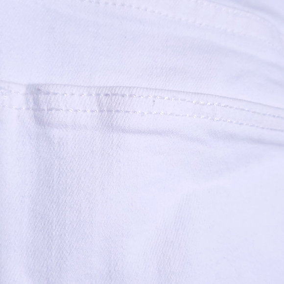 FRAME Denim Le High Flare Jeans in Blanc - Picture 9 of 10